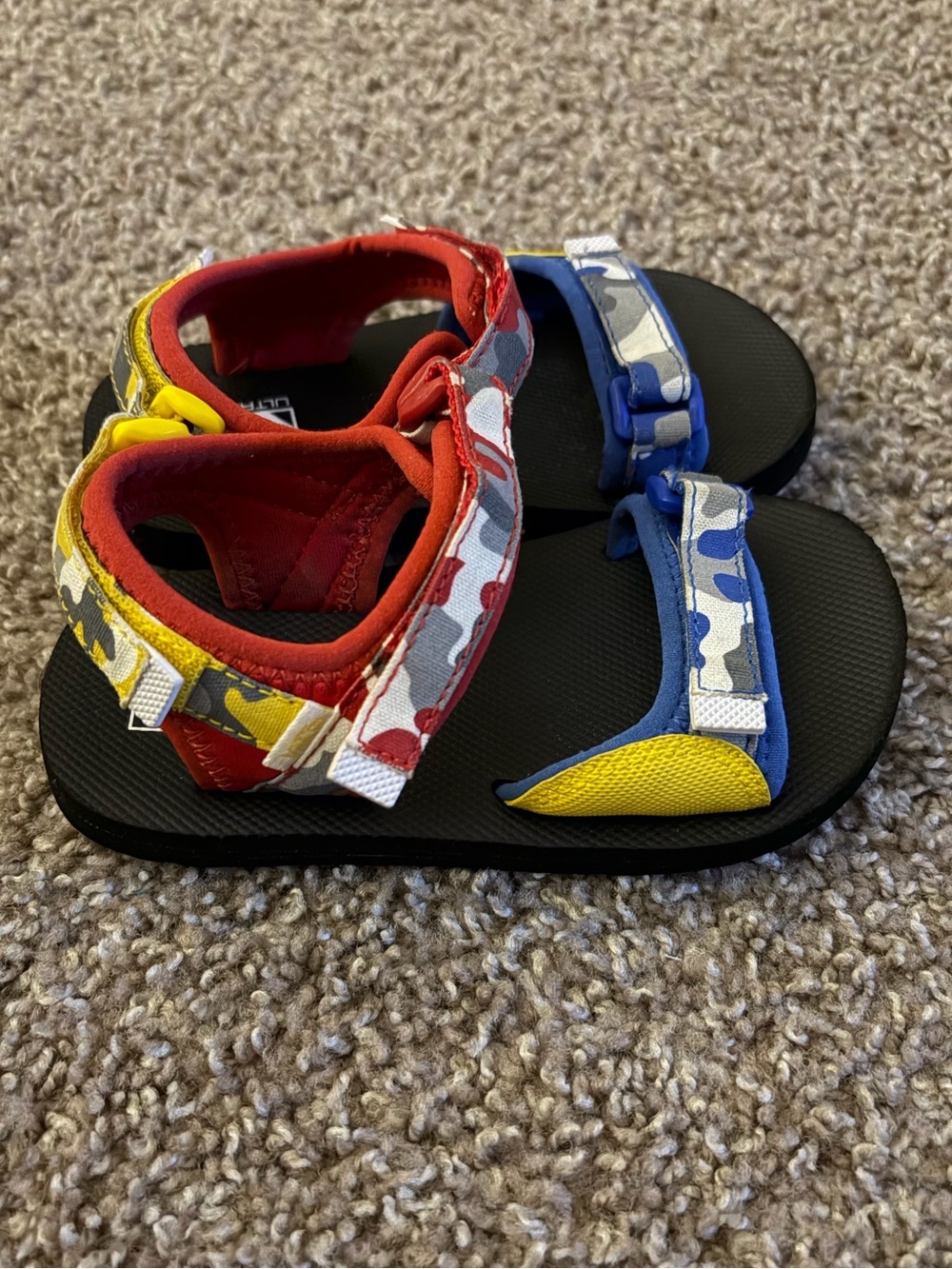 Vans Toddler Tri-Lock Primary Camo sandals Size Unknown I Believe 9 Or 9.5 - Picture 2 of 5